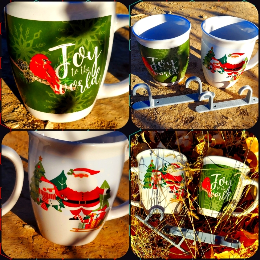Set of Christmas mugs and mug hooks Comes new in gift boxes.